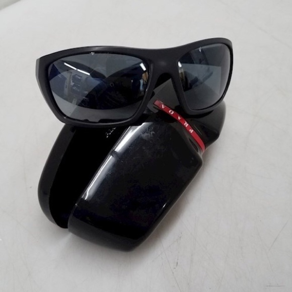😎 Prada Polarized Sunglasses